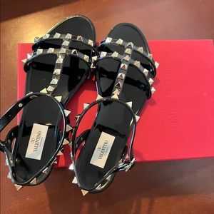 Valentino Garavani Rockstud rubber sandal